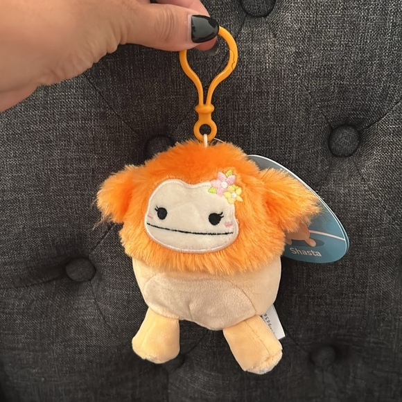 NWT Original Squishmallows clip Shasta the Bigfoot - Picture 2 of 4